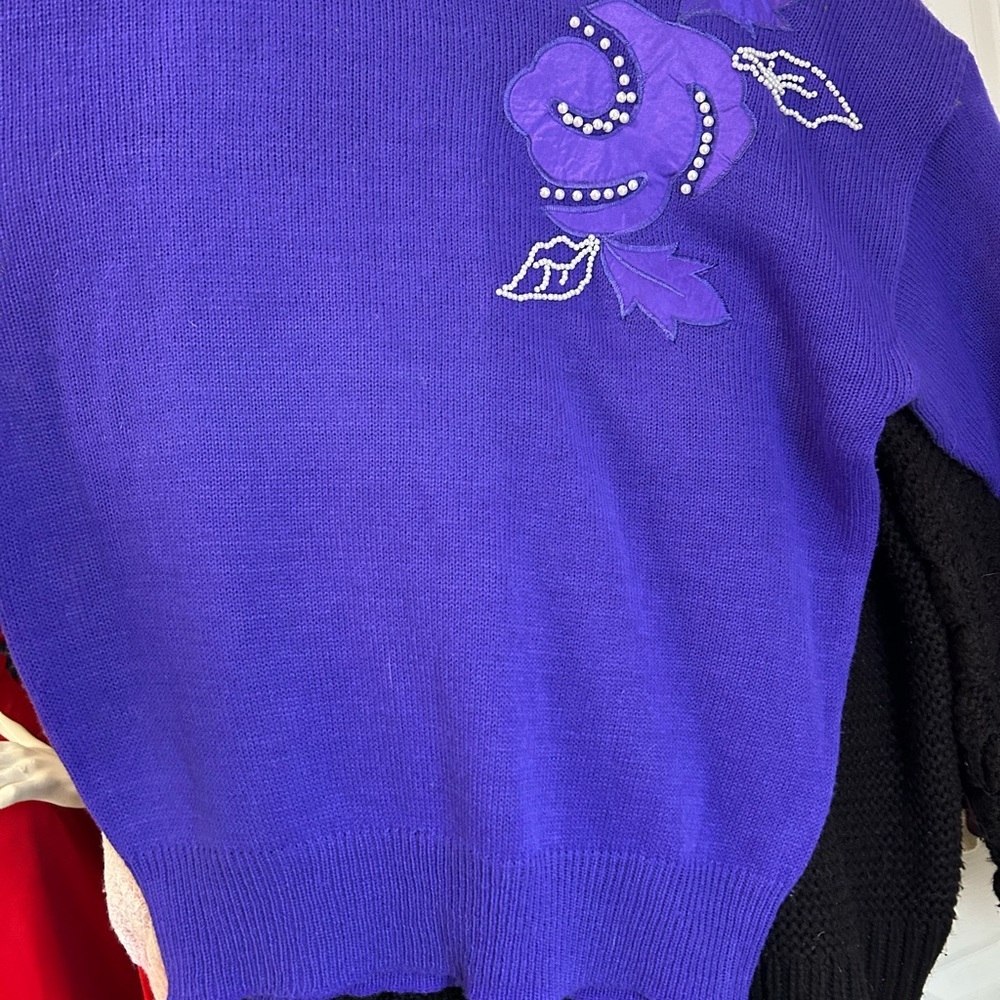 4/$50 VTG Elegant Purple Sweater with Floral Design size medium
